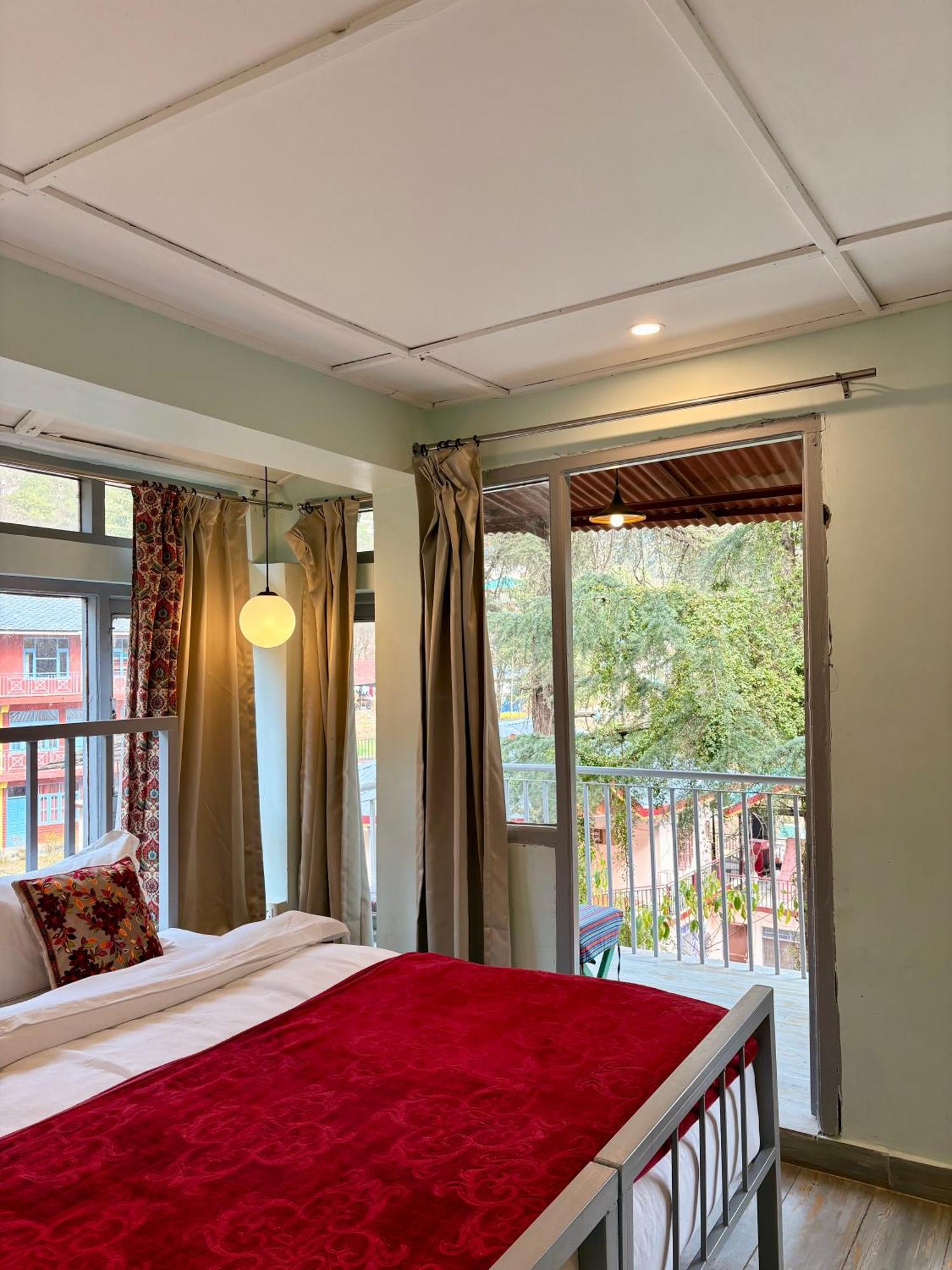 Eevolve Dharamkot - An Eco Hostel McLeod Ganj Luaran gambar
